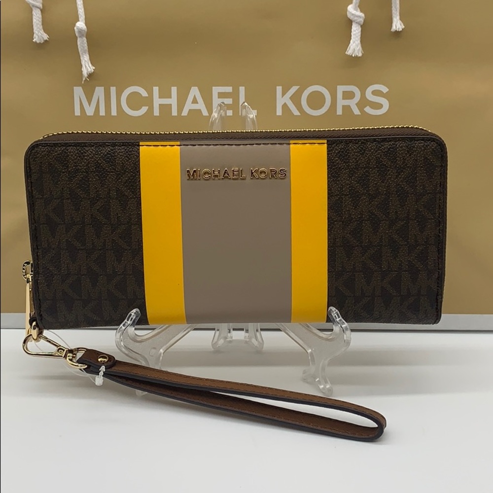 MICHAEL KORS JET SET TRAVEL LG TRVL CONTINENTAL - Picture 1 of 16